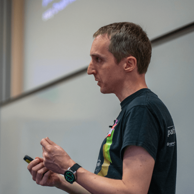 Phil Norton giving a talk at DrupalCamp Scotland 2024 - Picture by Paul Johnson
